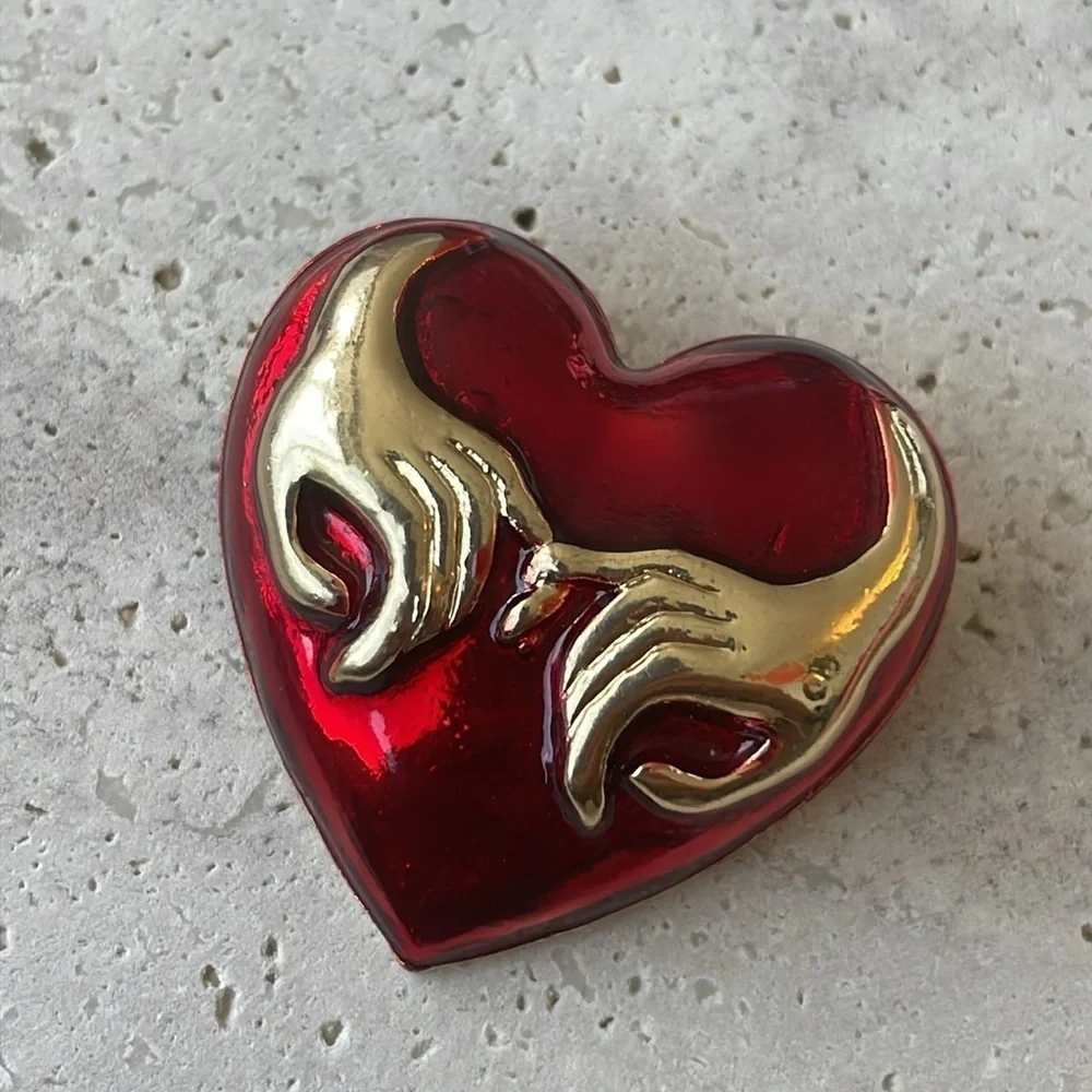 Heart ❤️ pin 📌 brooch